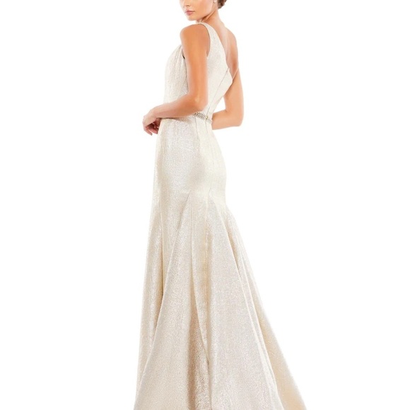 (14) ❤️ BNWT MAC DUGGAL ONE SHOULDER METALLIC RUFFLED EVENING GOWN - Picture 4 of 11